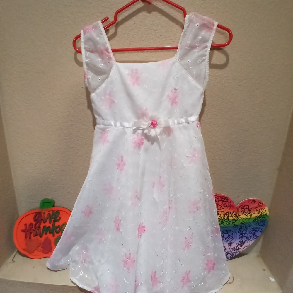 Beautiful girls formal white dress with pink flowers sz 6x